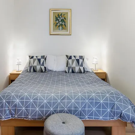 2 Bedroom Stunning In Pula