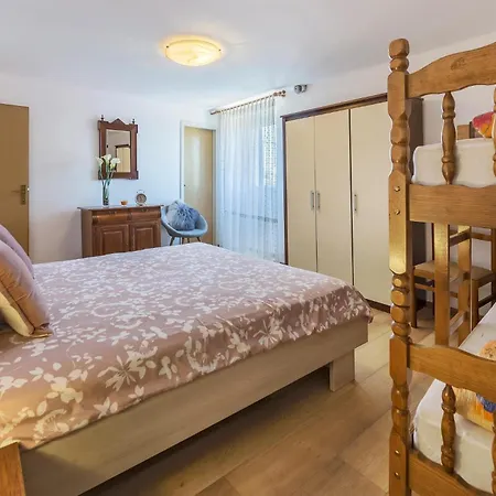 Hébergement de vacances 2 Bedroom Stunning In Pula *