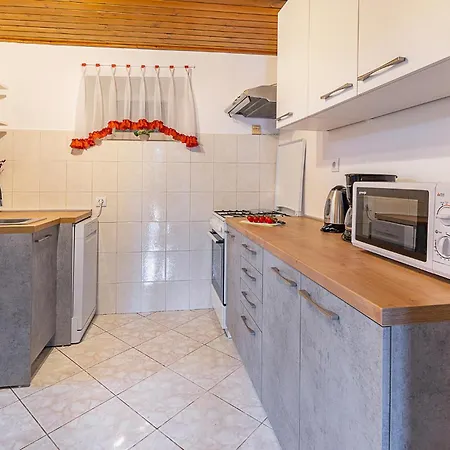 I بيت للعطل بولا